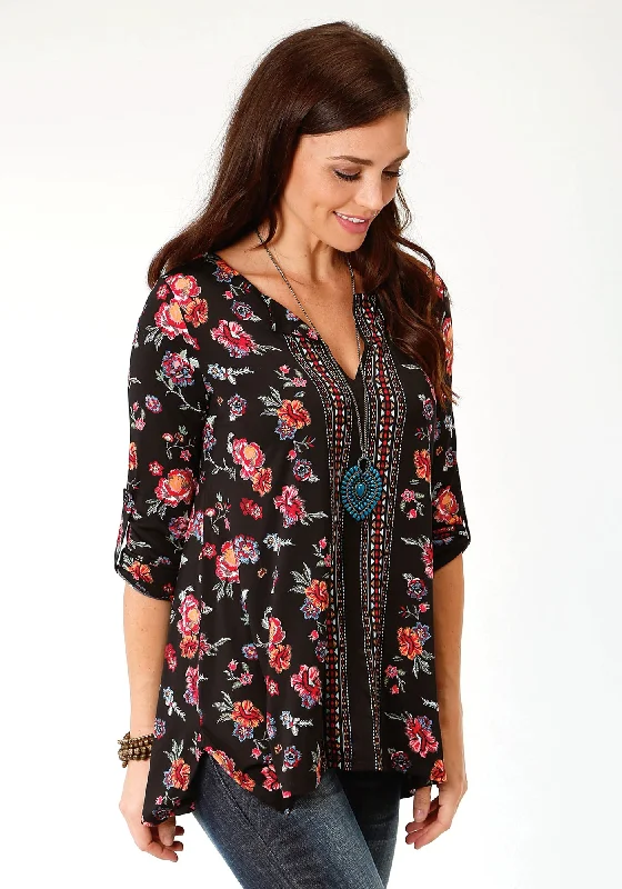 Contemporary Women's Clothing Roper Womens Black Poly/Spandex Shark Bite Floral S/S Tunic Contemporary Women's Clothing Roper Womens Black Poly/Spandex Shark Bite Floral S/S Tunic