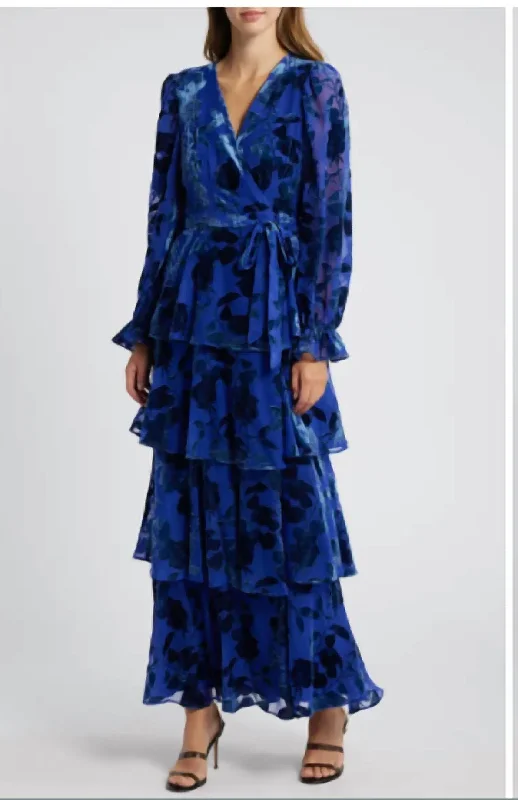 Versatile Wardrobe Essentials Bardot Dress In Silhouette Roses