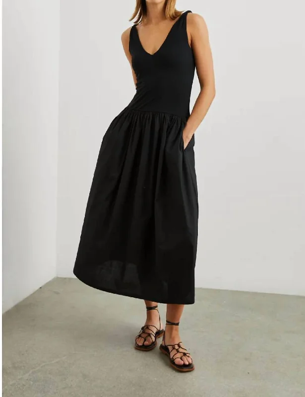 Score Big On Glamorous Red - Carpet Styles Franca Dress In Black