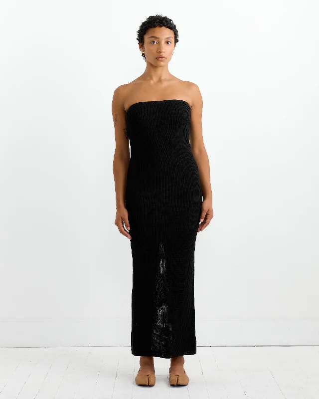 Chic Wardrobe Textured Knit Column Dress in Black
